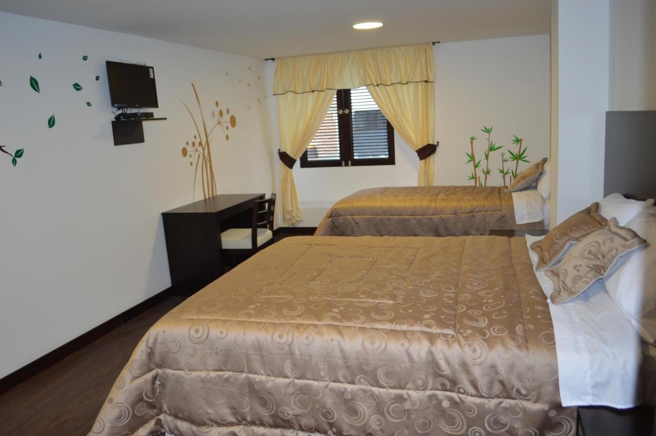 Hostal Delia Victoria Куенка Екстериор снимка